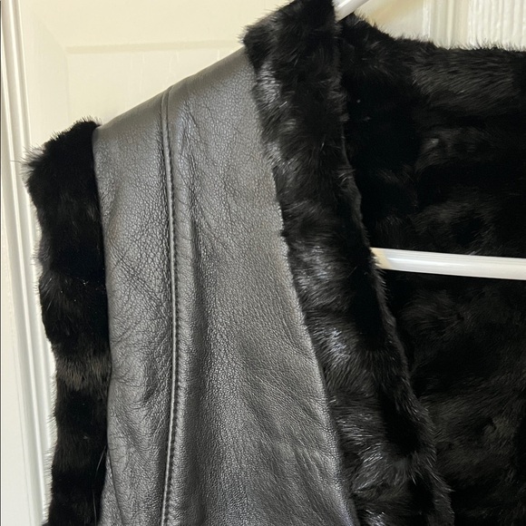 Black Leather Sleeveless Jacket - Picture 3 of 7